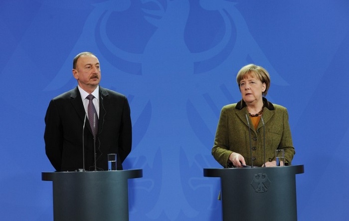 Aliyev y Merkel van a deliberar  el conflicto de Karabaj